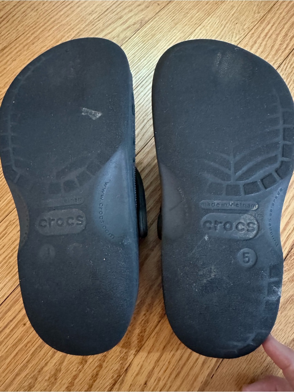 Kid’s Crocs - Picture 4 of 4